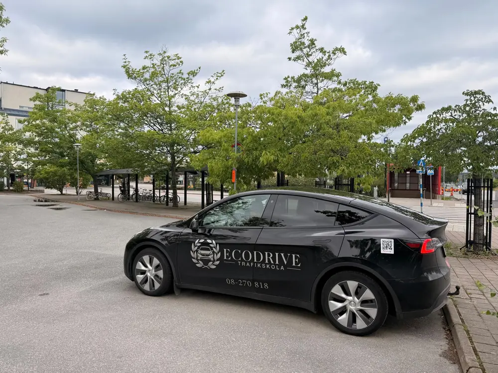 Upphämtningsplats vid Rotebro torg för elever i Upplands Väsby